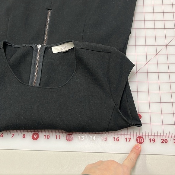 LOFT Cap Sleeve Scoop Neck "Little Black Dress"  Two Pocket Career Dress SZ 8 - Picture 13 of 14